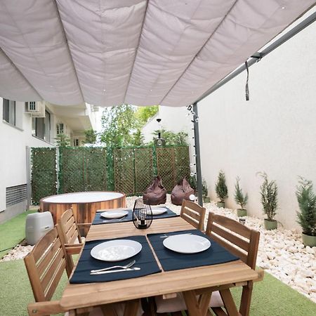 Апартаменты Downtown Hidden Garden With Jacuzzi In Бухарест Экстерьер фото