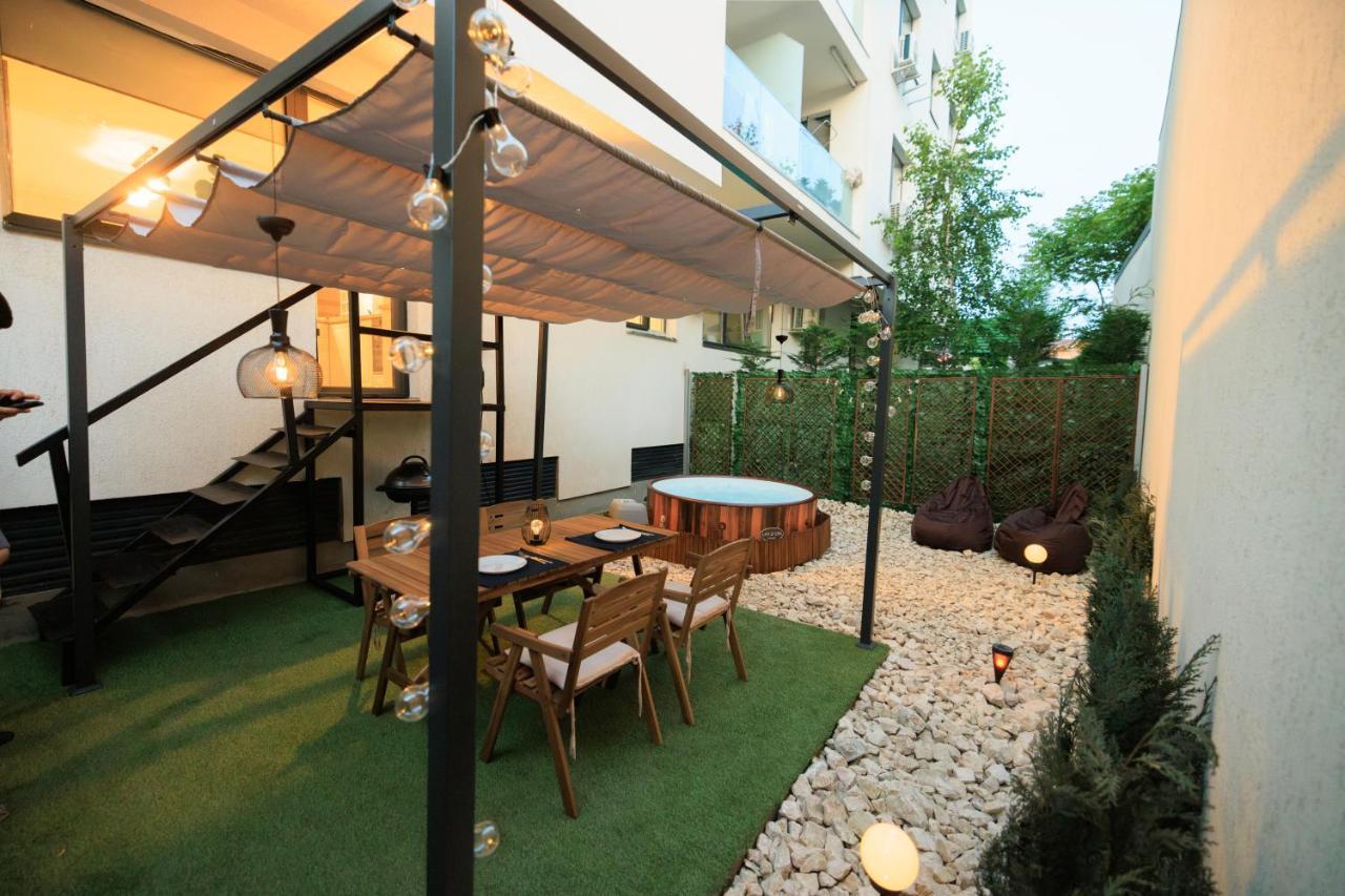 Апартаменты Downtown Hidden Garden With Jacuzzi In Бухарест Экстерьер фото