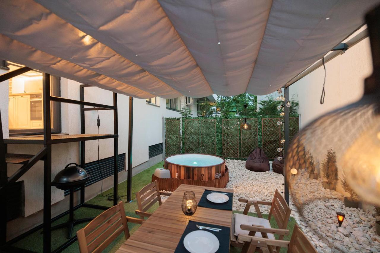 Апартаменты Downtown Hidden Garden With Jacuzzi In Бухарест Экстерьер фото